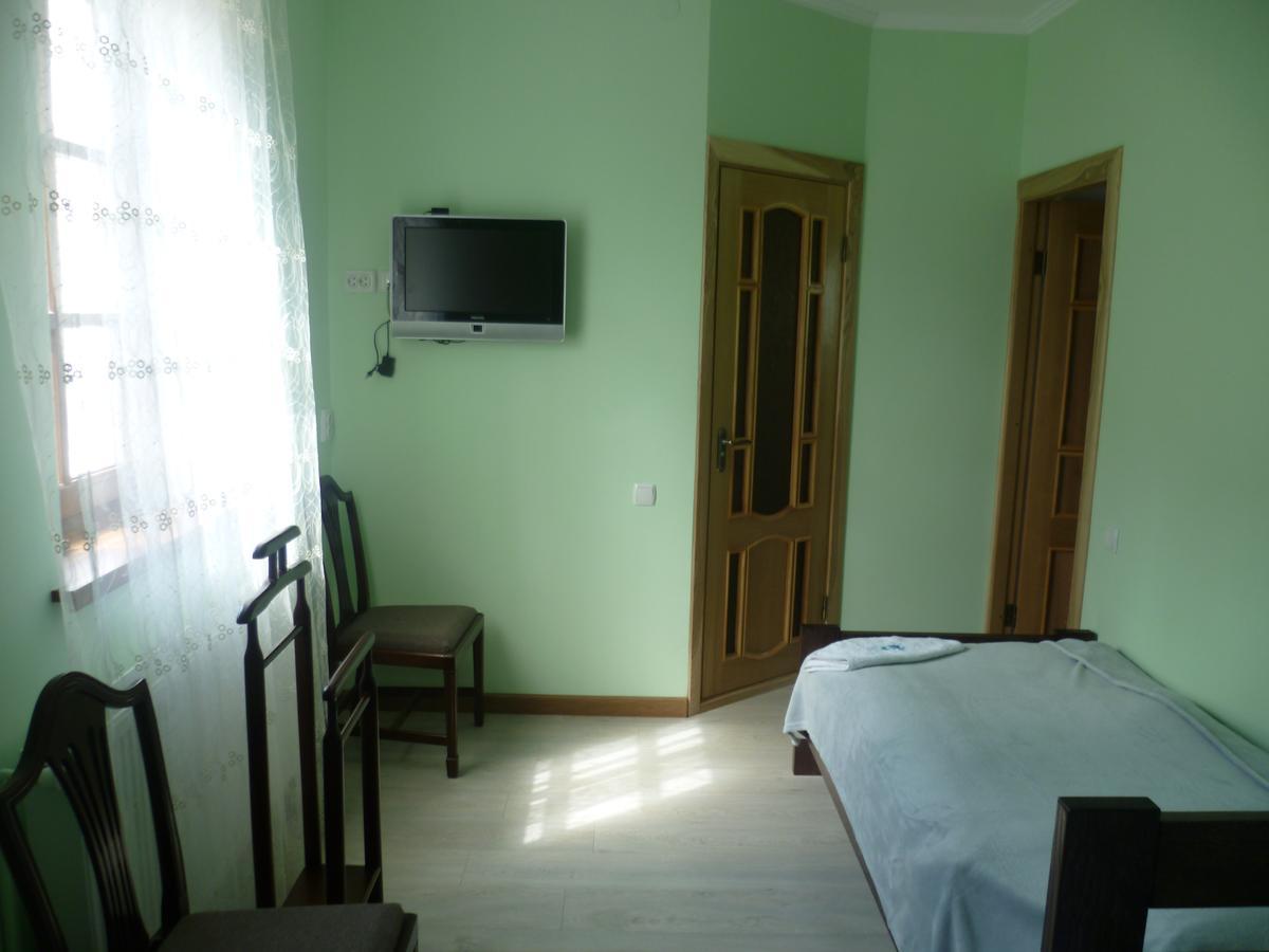 Home Hotel Kamianets-Podilskyi Exterior photo